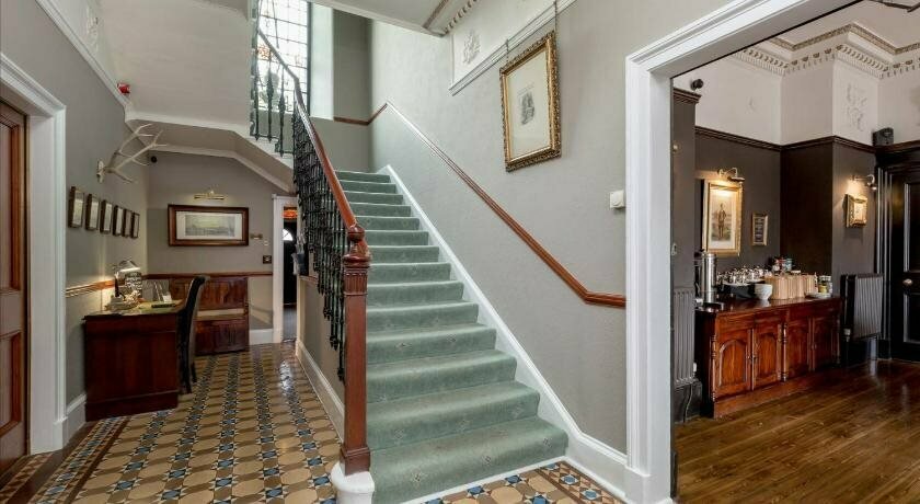 Mayfield Suites