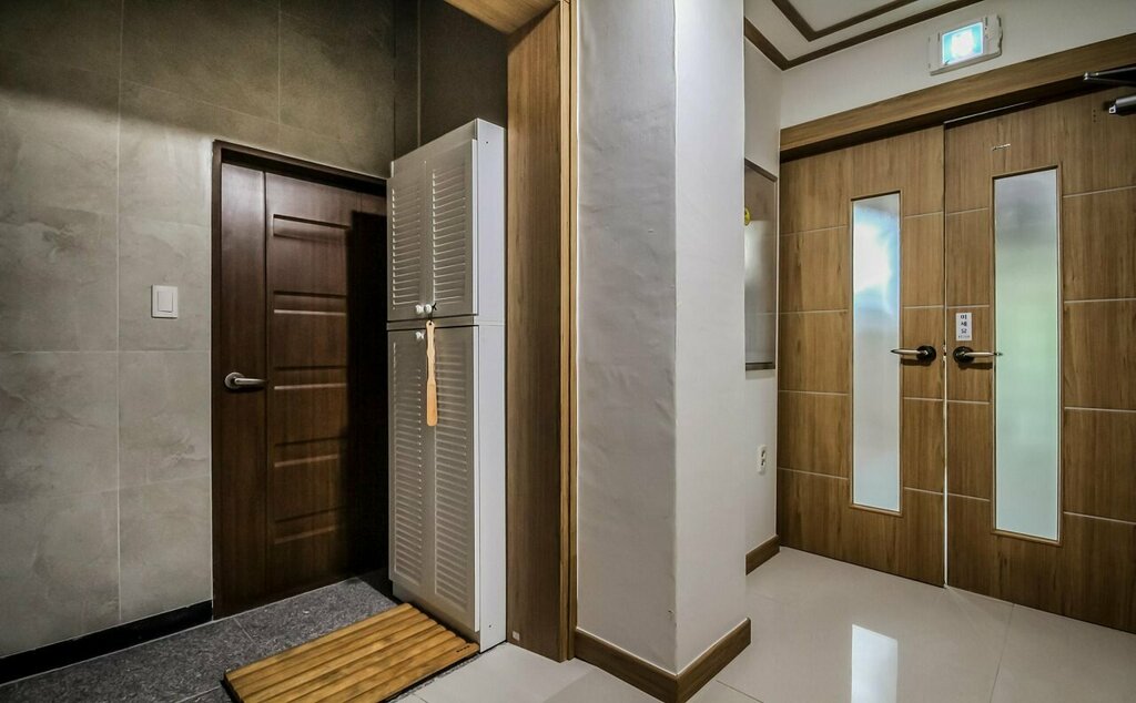 Business Hotel