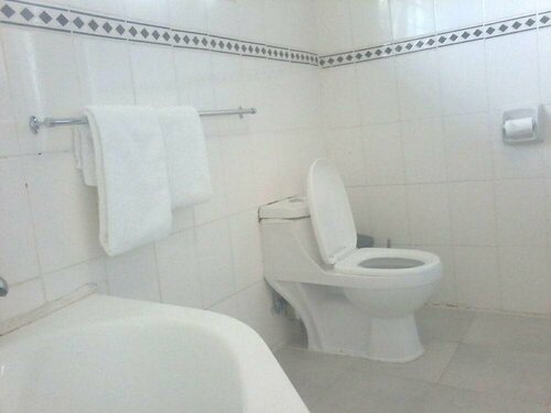 Sharon Avenue Guesthouse, Book Pension Hoteller i Francistown med parkering, Parkering