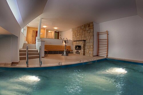 Hotel Heldt, Забронировать Отель Отели Бад-Пирмонт с бассейном, рядом с spa park with palms, Бассейн