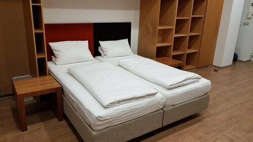 Esfand Hostel, Book Hostel / Vandrerhjem Charlottenburg Berlin