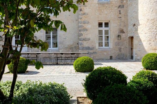 La Ferme du Château, Rezerwuj Pensjonat Hotele w Champagne z parkingiem, Parking