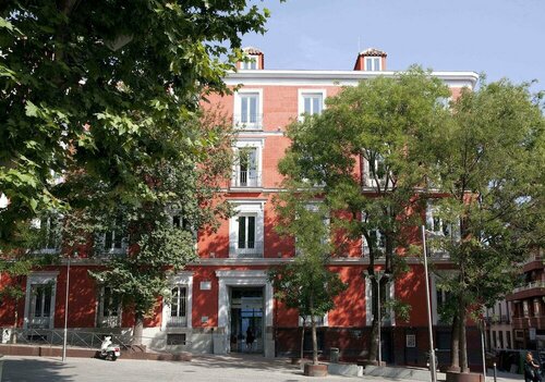 Отель Petit Palace Santa Barbara, Забронировать Отель Отели Мадрида с бассейном, рядом с Театр Amaya, Бассейн