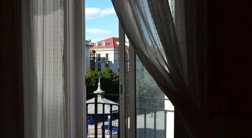 Plaza Pombo B&B - Hostal, Забронировать Отель «постель и завтрак» Сантандер Cantabria Coast