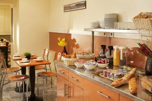 Pacific Hotel Fondary, Забронировать Отель Отели Парижа с завтраком, рядом с Espace Nadeshiko Paris France, Завтраки