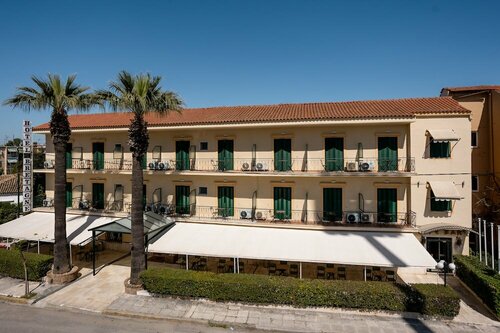Hotel Bretagne, Забронировать Отель Керкира Корфу