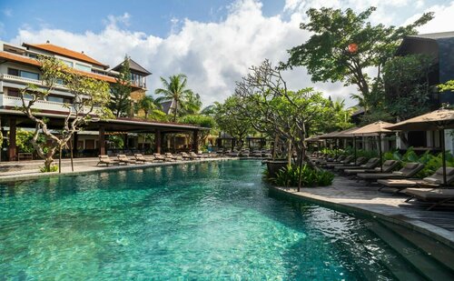 Курорт Ramayana Suites & Resort, Забронировать Курортный отель Отели Куты с парковкой, рядом с Пляж Куты, Парковка