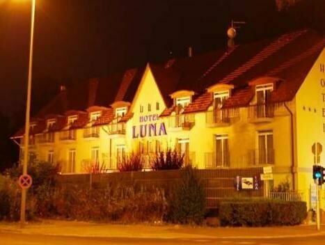 Hotel Luna, Varaa Hotelli Budapest hotellit, joissa on uima-allas, Uima-allas