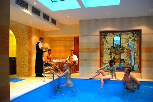 Hotel Most Slávy, Rezervovat Hotel Trencianske Teplice Trenčiansky kraj