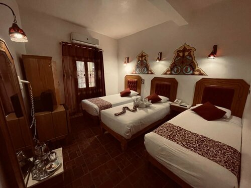 Nefertiti, Rezervovat Hotel Luxor hotely se snídaní, Snídaně