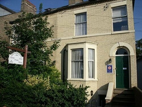 Home from Home Guest House, Buchen Sie Pension Hotels in Cambridge mit Parkplatz, in der Nähe von Trinity College Cambridge, Parkplätze