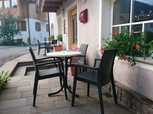 Hotel Nès Crépes, Забронировать Отель Поцца-ди-Фасса Долина Валь-ди-Фасса