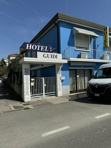 Hotel Guidi, Забронировать Отель Отели Местре с парковкой, рядом с Здание муниципалитета Местре, Парковка