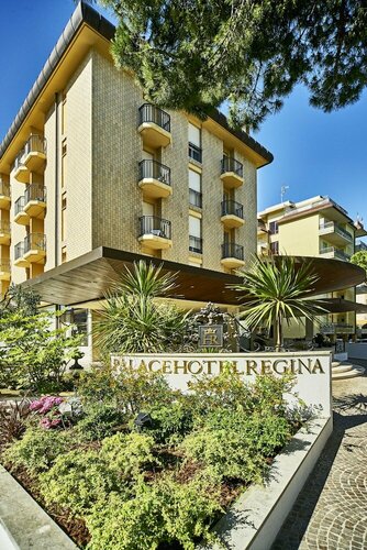 Palace Hotel Regina, Забронировать Отель Отели Riviera Est с питанием, Пансион