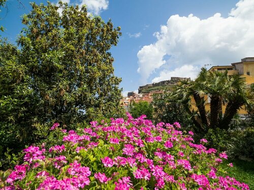 Hotel & SPA Riviera Castelsardo, Забронировать Курортный отель Отели Коста-Парадизо с парковкой, Парковка