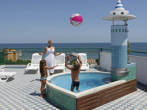 Hotel Wivien, Забронировать Отель Отели Чезенатико 3 звезды, 3*