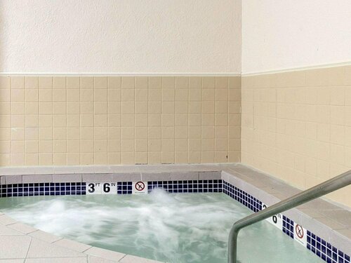 Baymont by Wyndham Jamestown Conference Center & Water Park, Buchen Sie Hotel Hotels in North Dakota mit Parkplatz, Parkplätze