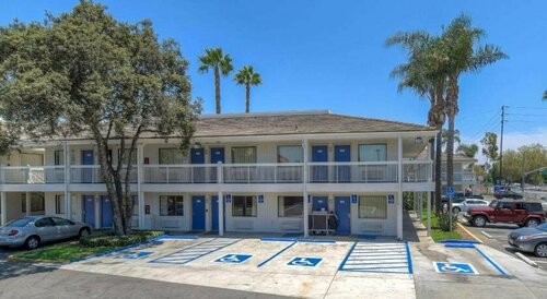 Motel 6-Santa Ana, CA - Irvine - Orange County Airport, Забронировать Мотель Ирвайн округ Ориндж