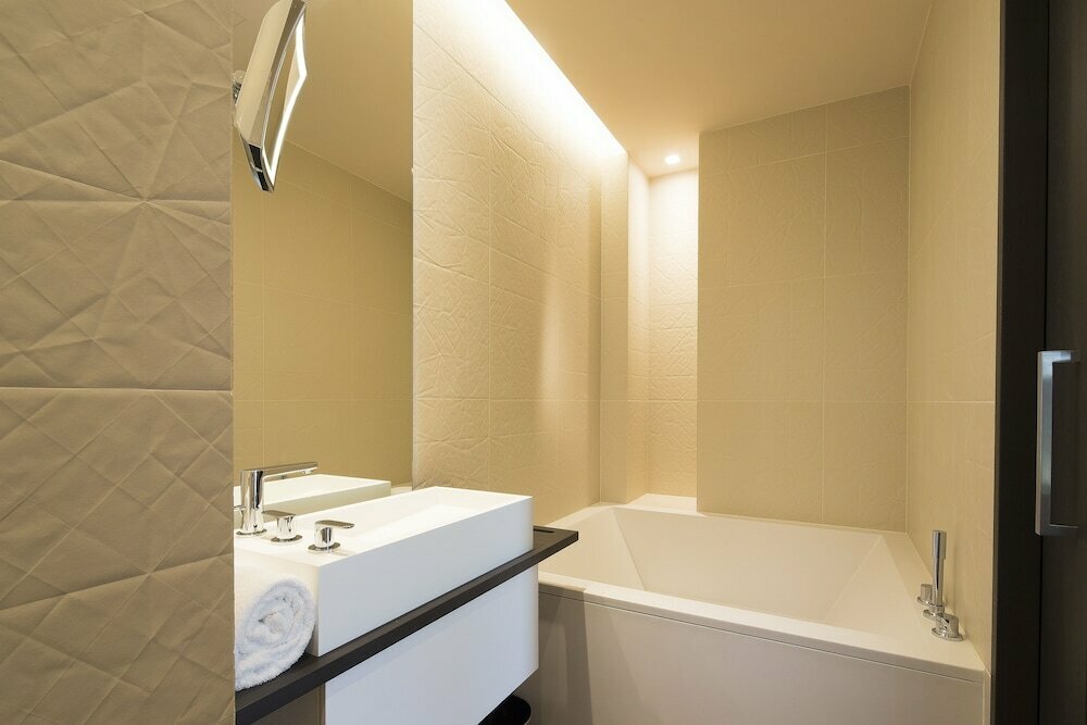 Hotel D