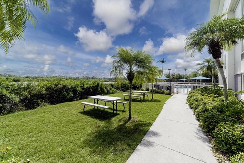 Hampton Inn Port Charlotte, Забронировать Отель Порт-Шарлотт Southwest Florida