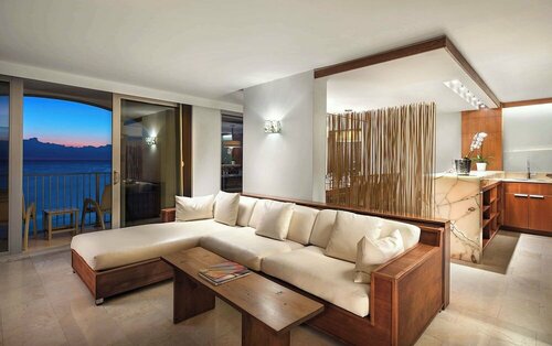 Costa dEste Beach Resort & Spa, Забронировать Курортный отель Отели Виро-Бич 4 звезды, рядом с Художественный музей Веро-Бича, 4*