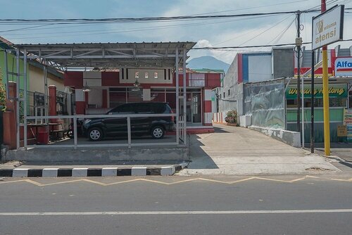 RedDoorz Plus near Alun Alun Kuningan, Reserva ahora Hostal o pensión Hoteles baratos en Oeste de Java
