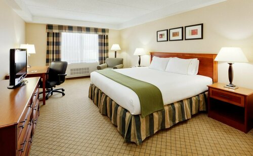Holiday Inn Express & Suites Riverhead - Long Island by IHG, Забронировать Отель Риверхед 