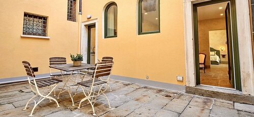 Palazzo Mantua Benavides Suites & Apartments, Забронировать Апартаменты/квартира Отели Падуи с завтраком, рядом с Мост Сан-Джованни-делле-Нави, Завтраки
