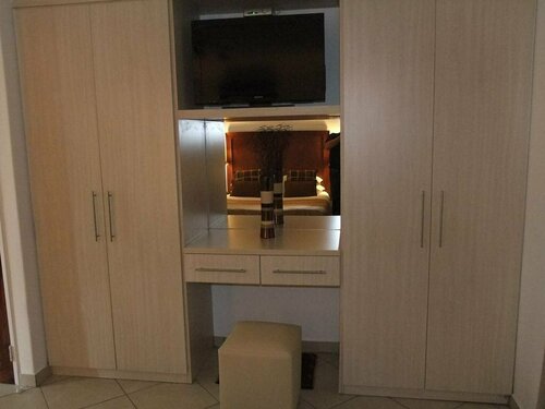 Echelon House And Spa