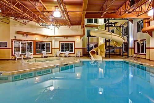 Ramada by Wyndham Ponoka, Prenota Hotel Hotel a Alberta con piscina, Piscina