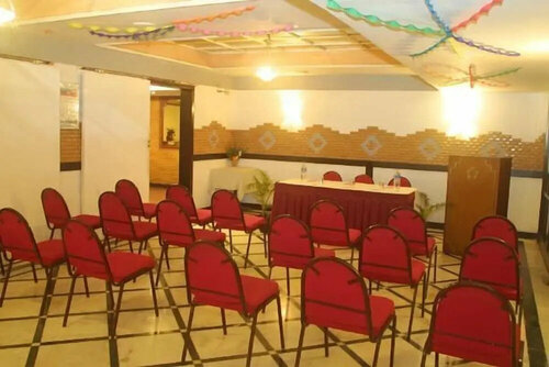Hotel Maurya International, Varaa Hotelli Tamil Nadu hotellit, joissa on uima-allas, Uima-allas