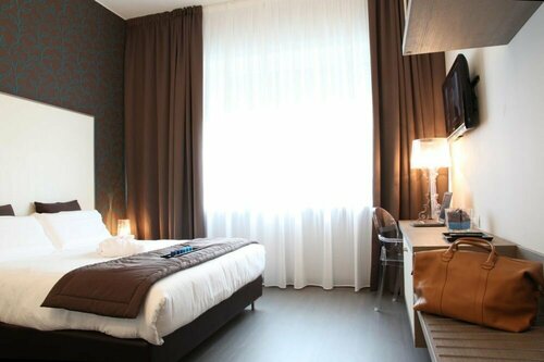 Hotel Tiziano - Gruppo Mini Hotel, Забронировать Отель Отели Милана с парковкой, рядом с Конференц-зал MiCo Milano Congressi, Парковка