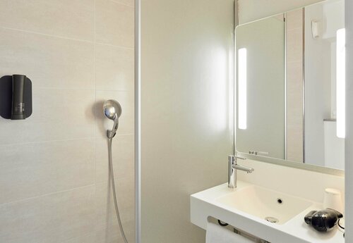 B&B HOTEL Paris Romainville Noisy-le-Sec, Забронировать Отель «постель и завтрак» Нуази-ле-Сек Seine-Saint-Denis