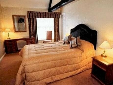 Salisbury Arms Hotel, Забронировать Отель Хартфорд Хартфордшир