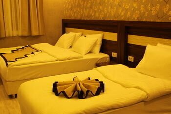 Azd House Hotel