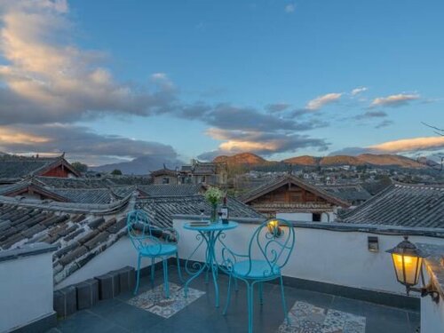 Lijiang see and not see inn, Забронировать Отель Лицзян Юньнань