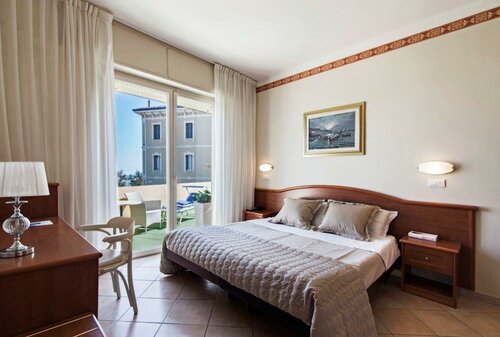 Perticari, Book Hotel Pesaro 