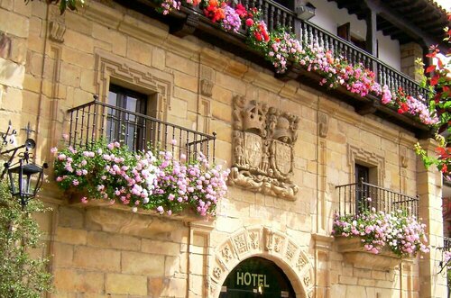 Hotel Museo Los Infantes, Забронировать Отель Отели Cantabria Coast 3 звезды, 3*