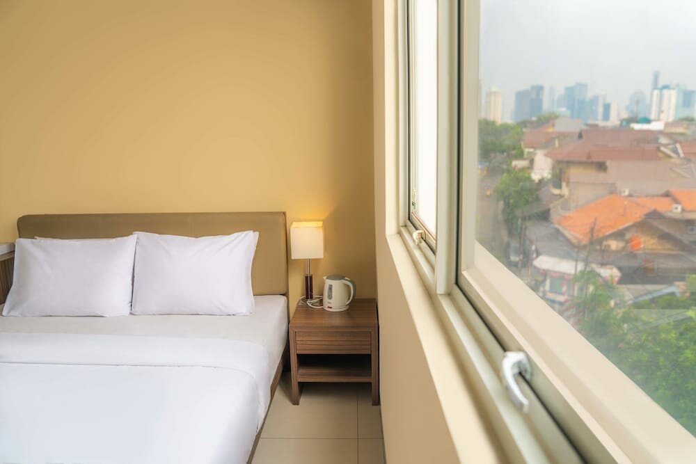 LeGreen Suite Gatot Subroto