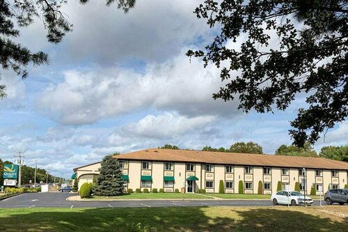 Quality Inn near Toms River Corporate Park, Забронировать Отель Манчестер-Тауншип 