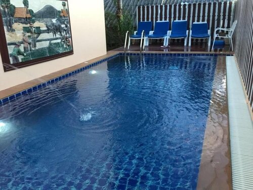 Pixel Hostel Phuket Airport, Забронировать Хостел Отели Сакху с бассейном, Бассейн