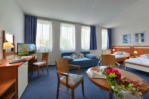 EA Hotel Populus, Rezervovat Hotel Hotely v Praha s parkováním, poblíž Hrob Franze Kafky, Parkování