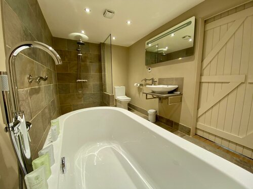 The Red Lion, Book Hotel 3-stjernede hoteller i Merseyside, 3*