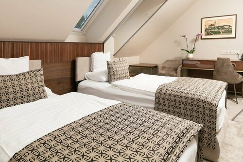 Hotel Kálvária Superior, Забронировать Отель Отели Дьер-Мошон-Шопрон с бассейном, Бассейн