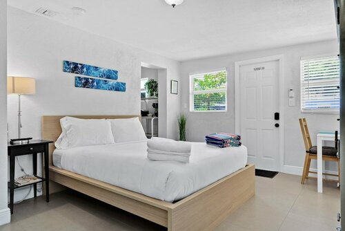 The Blue House Fort Lauderdale, Забронировать Гостевой дом Гостевые дома Broward County, Гостевой дом