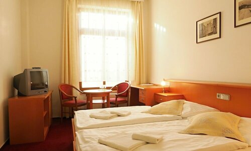 Hotel U Beránka Náchod, Забронировать Отель Адршпах Adršpach-Teplice Rocks