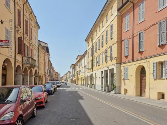 Alle Porte Del Centro - Guest House - Reggio Emilia - Ingresso Centro Storico - Parcheggio Gratuito