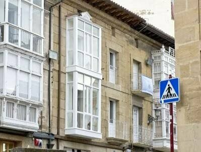 Los Zapatos Morados, Забронировать Отель Аро Ла-Риоха, рядом с Barrio de la Estación