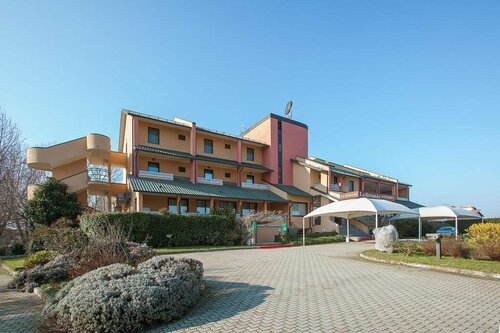 Le Gronde, Book Hotel Cava Manara Lombardiet