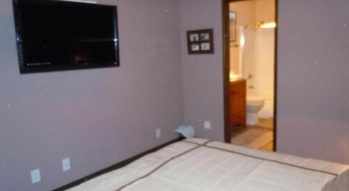 Two-Bedroom Standard Unit #102 by Escape For All Seasons, Book Hotel Hoteller i Big Bear Lake med parkering, Parkering